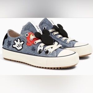 Zara Mickey Mouse Collection Sneaker size 5